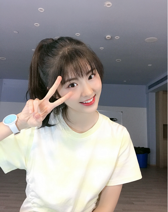 "紫宁"的扮演者林昕宜,平时看着挺甜美的,看着很有90后的样子