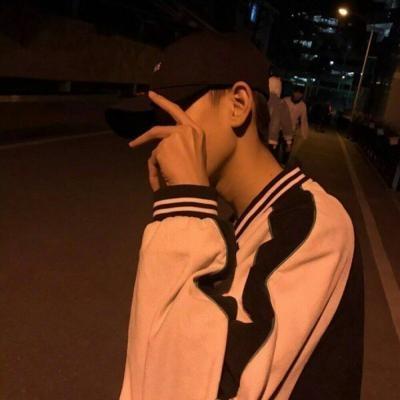 最火时尚潮男微博头像2019精选 一言不合就耍酷