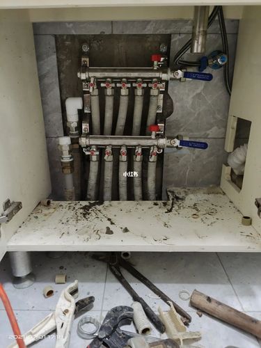 地采暖分水器更换_地暖_地暖施工_家居家装_装修