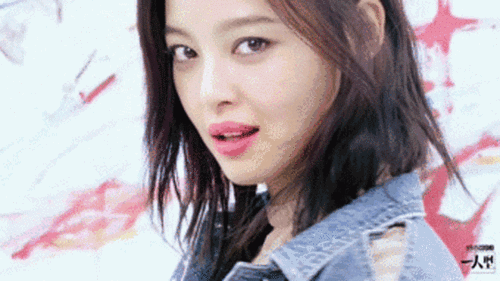 辛芷蕾说她最性感的就是嘴,还玩转试色给你看