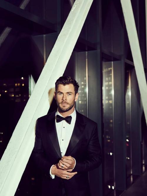 帅炸天,雷神锤哥代言新写真美图大赏