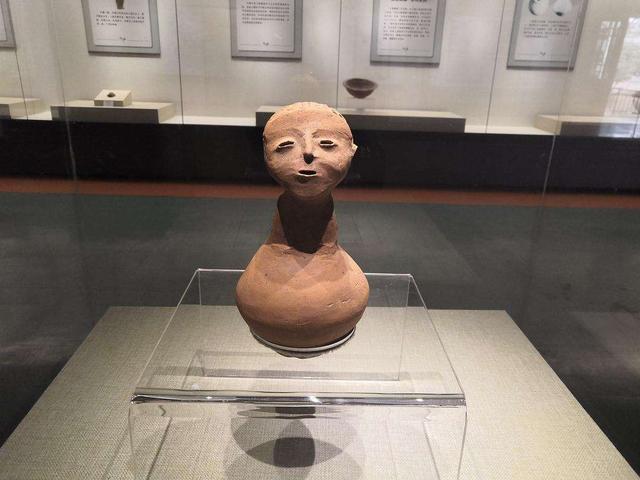 陕西人头陶壶外观平平无奇,为何是一级国宝?专家:倒点儿水再看