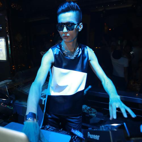 男士夜店演出歌手服dj