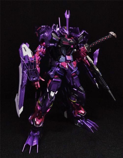 根大木秀:投稿作品 紫之凶兽–幻惑异端高达三期