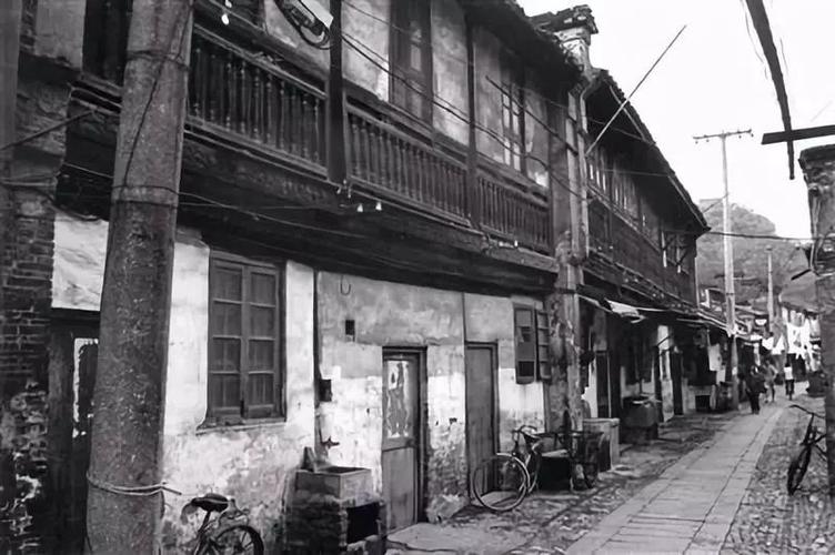 20组珍贵新老照片对比见证镇江40载嬗变