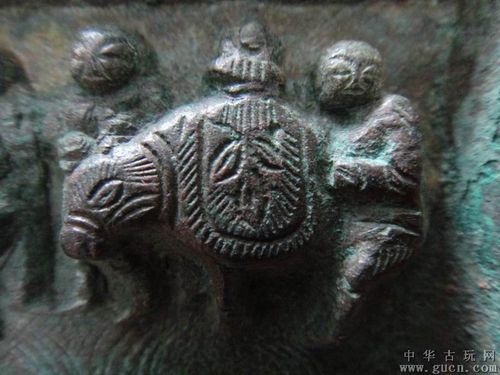 辽代胡人献寿带板1