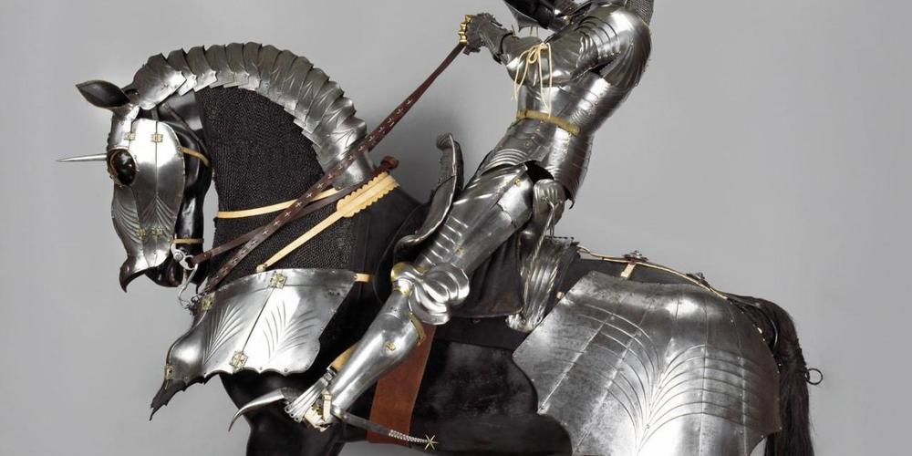 哥特式铠甲小传