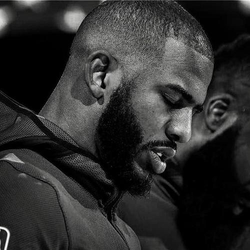 "克里斯·保罗因此非常难过,我认为因为她知道如果他没有遭遇这个