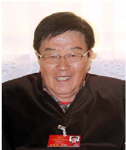 徐镜人代表