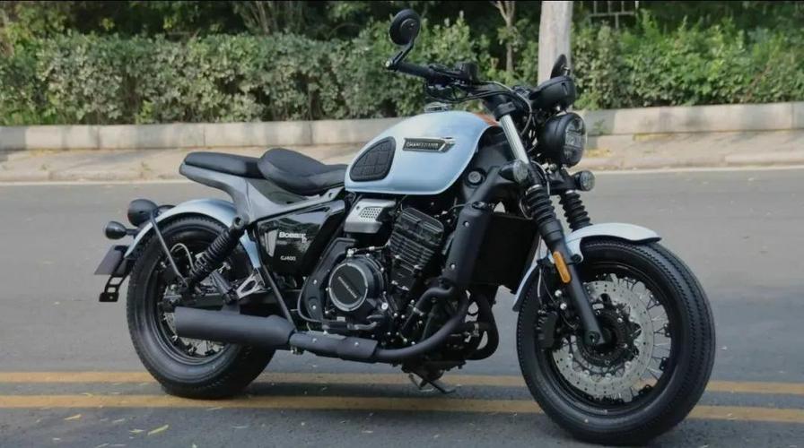 复古试驾一奔涌后浪长江bobbie400