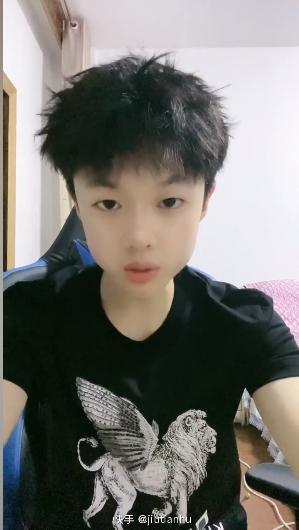 颜值主播九天狐?粉丝拿他照片和王源进行对比,相似度让人惊讶