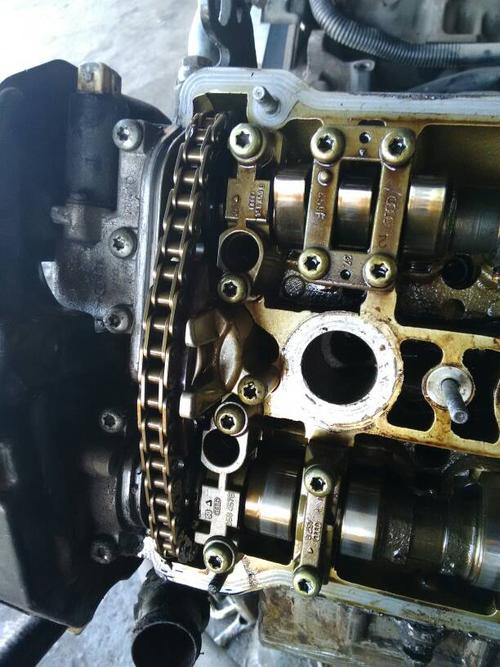 奥迪2.4凸轮轴链条怎么对记号