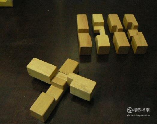 如何组装6根孔明锁