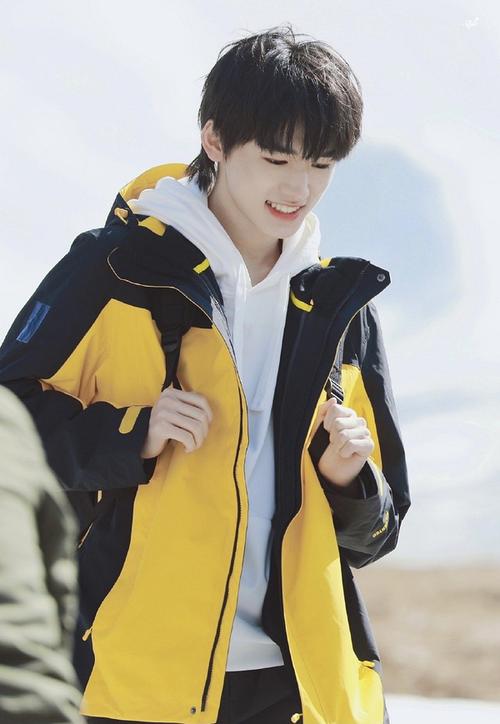 宋亚轩独一无二的治愈系笑容