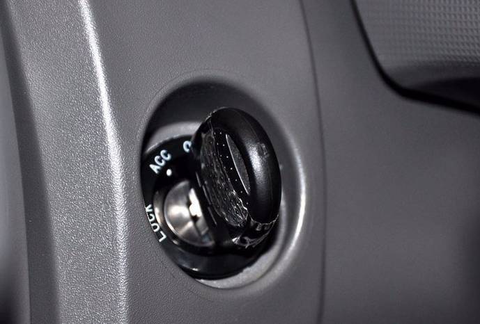 三,机械钥匙开关