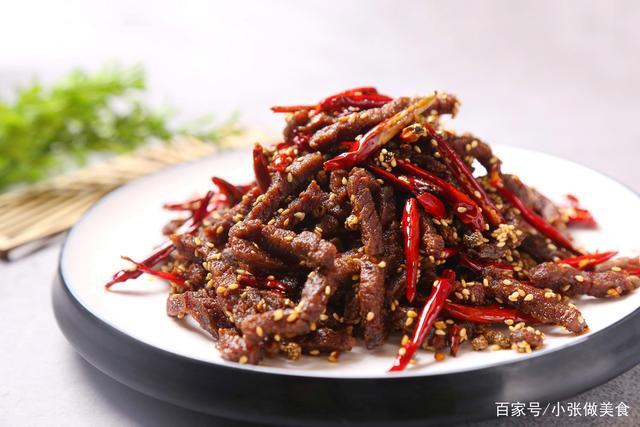 爱吃干煸肉丝不会做?试试这种做法,简单又美味,家里