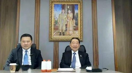 从左至右依次为谢国民,谢正民,谢大民和谢中民