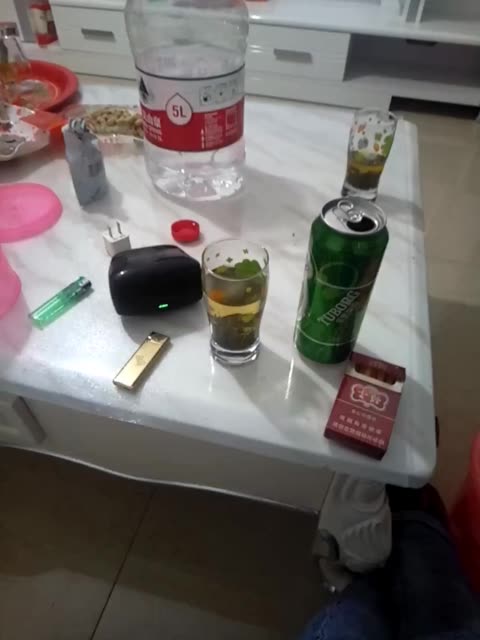 我有香烟和啤酒,皮皮虾我们走 116       赞 2年前