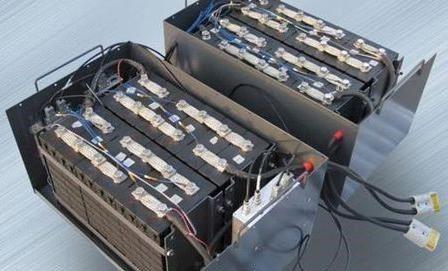 为何汽车使用铅酸电瓶作为启动电瓶,不能用锂电池吗?