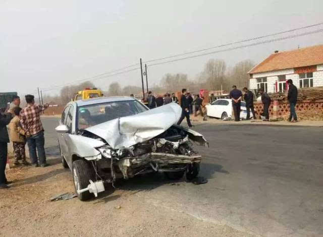 赤峰今日发生这几起车祸甚是惨烈!车毁人亡惨不忍睹.