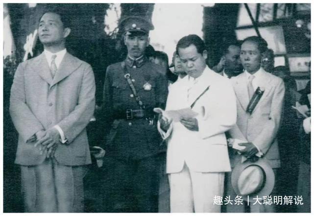 他和蒋介石汪精卫并称三大巨头蒋介石只有拿枪才敢见他