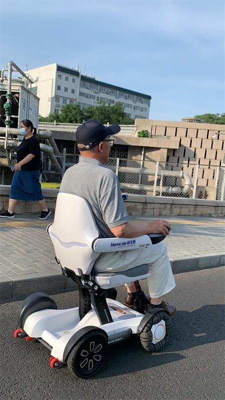 三门折叠电动轮椅康尼可躺电动轮椅