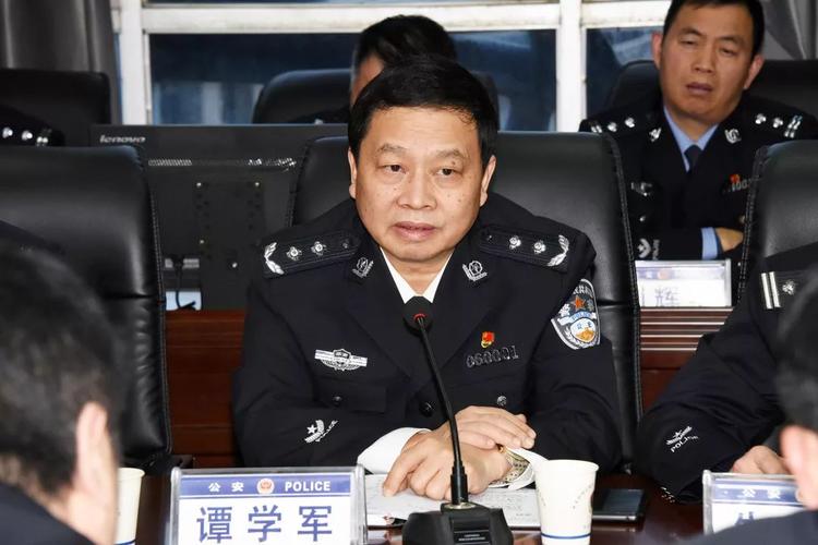 谭学军同志到洞口县调研督导岁末年初公安工作