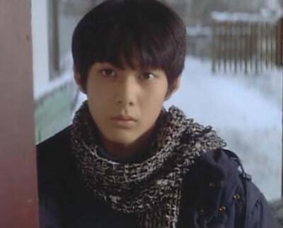 与现在的柏原崇相比更喜欢电影里的藤井树,还是学生发型,盖住眉400