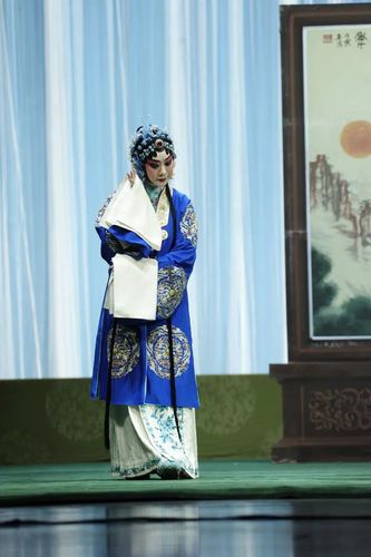 李胜素 饰演 穆桂英戴忠宇 饰演 杨文广潘月娇 饰演 杨金花于魁智