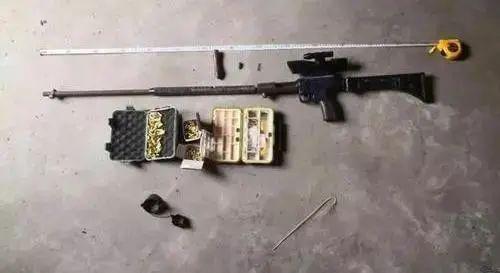 公安机关在广西合浦县某旧炮竹厂内查获该改造射钉枪,并缴获射钉弹