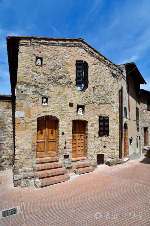 西亚村庄砖墙和木门阿布鲁佐镇风景多塞特科菲城堡酒店睡眠老咖啡馆