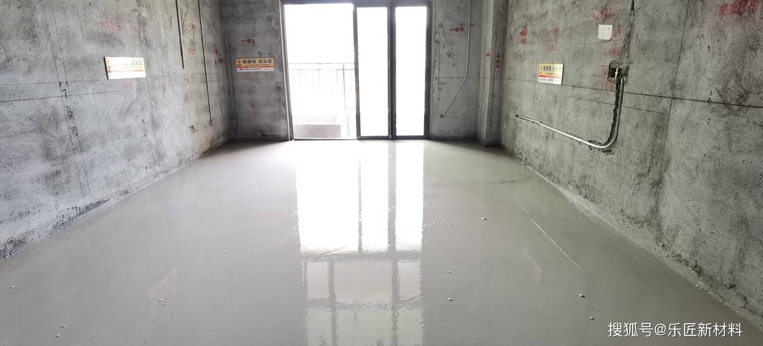 石膏自流平好还是水泥好_施工