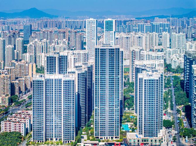 这样的居所坐拥城市的繁华景致,带来无与伦比的荣耀感,超越了普通房产