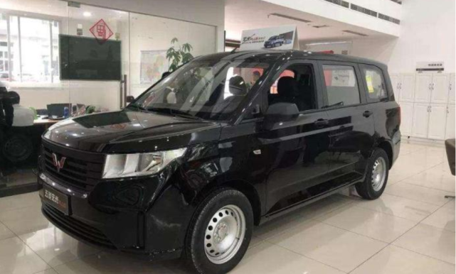 比路虎还显霸气!五菱宏光plus"暗影王",通体黝黑酷毙了