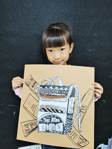 写生线描基础上周日《我的书包》