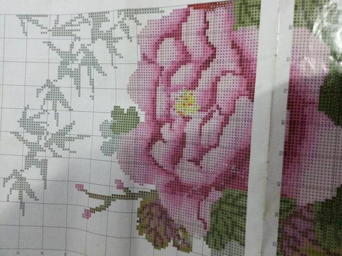 谁有满堂红十字绣图纸,求图纸