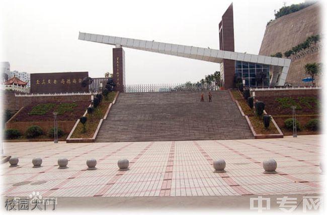 重庆丰都中学校园图片环境怎么样