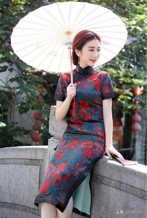 穿旗袍拍艺术照如何摆姿势?