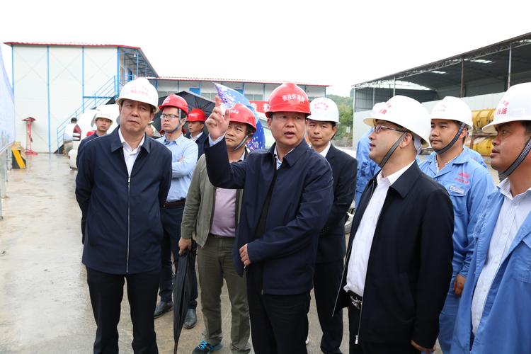 董事长,总经理徐建军莅临七公司张吉怀铁路一分部检查指导工作