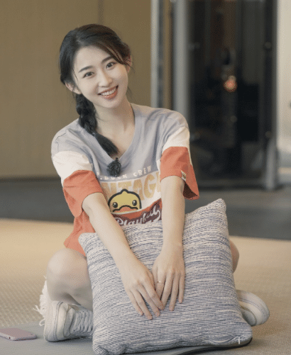 珠江台《外来媳妇本地郎》罗飞雁扮演者刘莹莹,广东新