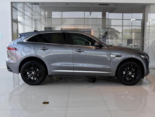 外形酷炫,个性十足的纯进口suv,优惠非常高,带你看捷豹f-pace