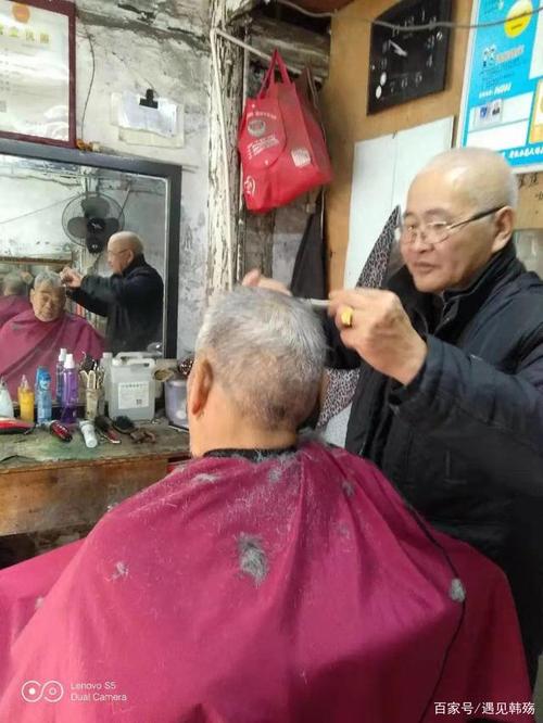 乡村理发匠的风华时代已过去,那些精湛的老手艺终成记忆