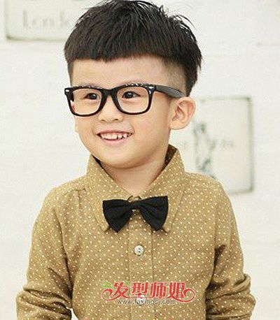 3岁男童适合理什么发型 3岁小男孩发型图片(2)