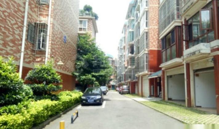 兴义市 比弗利山庄联排独栋急售 325平米