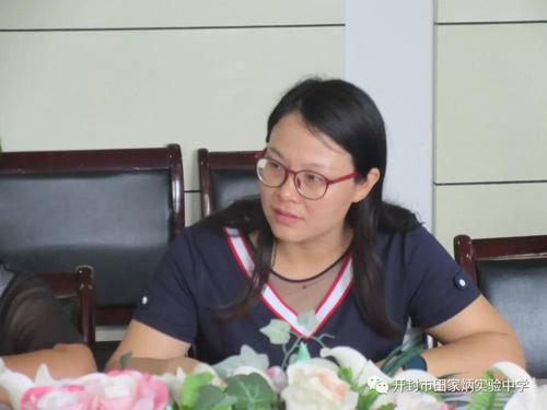 田家炳实验中学高二年级召开全体教师会