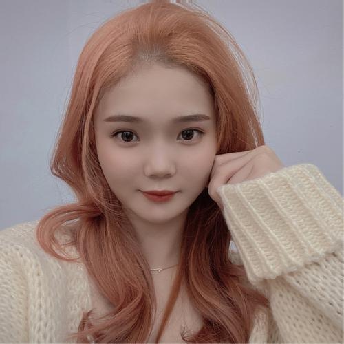 和好姐妹一起去利和附近的的奈美造型安利一波天气转凉就意味着我头发