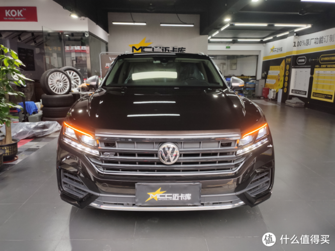 19款20款21款新途锐改高配矩阵大灯动态流水尾灯