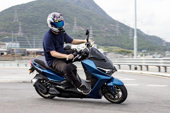 试驾光阳踏板摩托车krv180