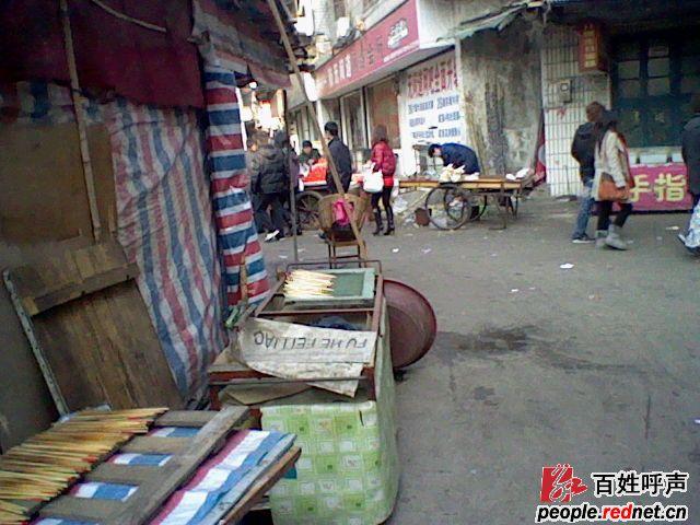 烧烤摊成堆,南县湘鄂边广场情景堪忧!(图)