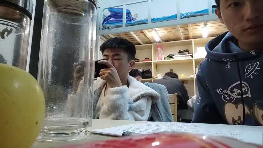 内卷 #宿舍内卷 我要吧小张卷死